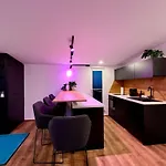 Mit Schoener Terrasse In Apartment