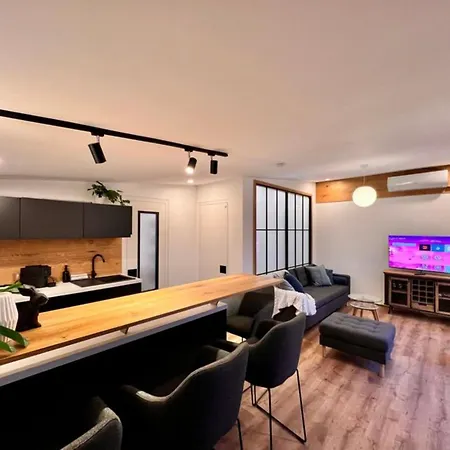 Mit Schoener Terrasse In Apartment *